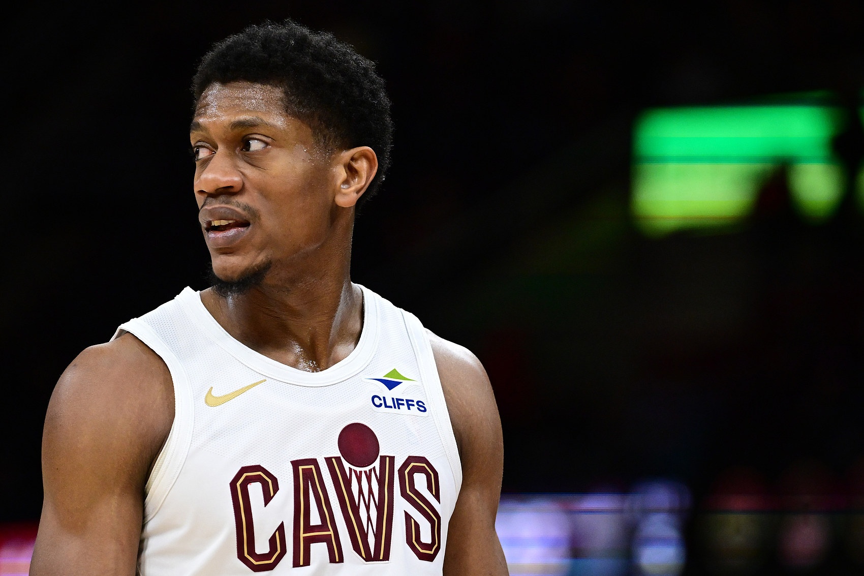 开云权威入口-很坚决！格威强打造亨特犯规 骑士挑战成功改判进攻犯规