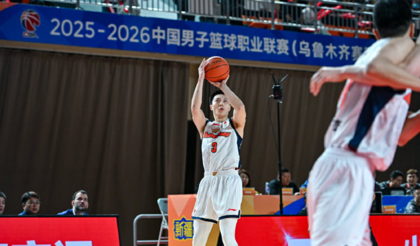 开云权威入口-惨遭18分大逆转！广东主帅弄巧成拙，惜败家乡球队