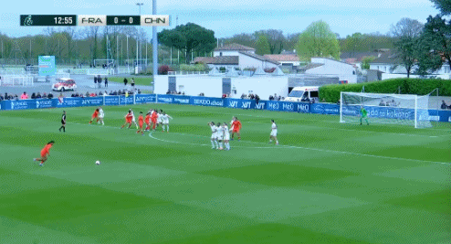 开云品牌-半场：法国女足U16 0-1中国女足U16，周瑾彤任意球破门