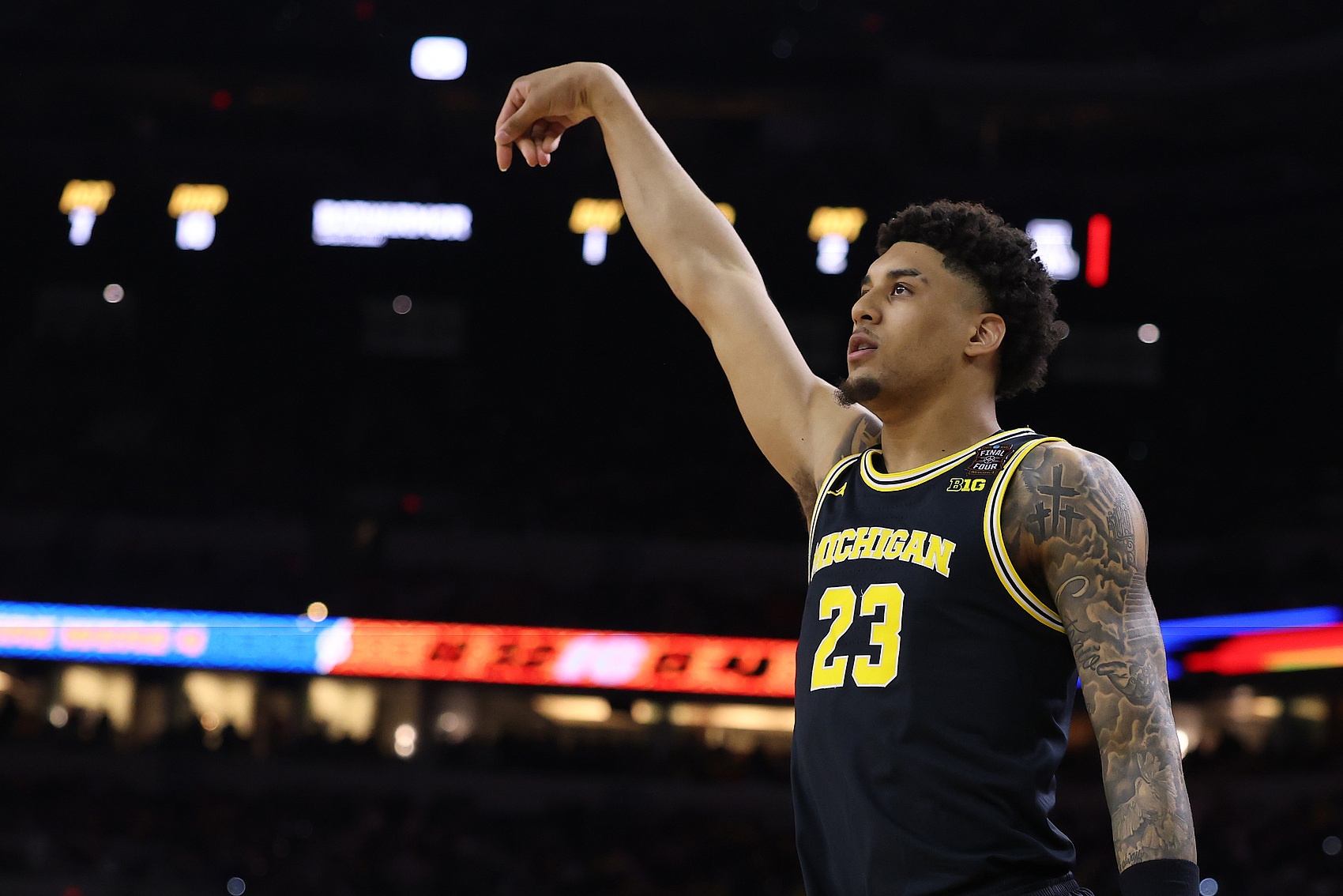 开云官方平台-带伤作战助队夺冠！热门秀伦德博格13中4&amp;罚球5中5 拿到13分